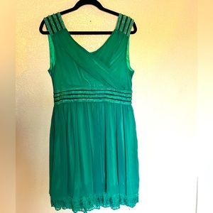 Green sleeveless Dress